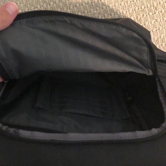 Tumi Backpack w/ laptop compartment - Picture 3 of 3